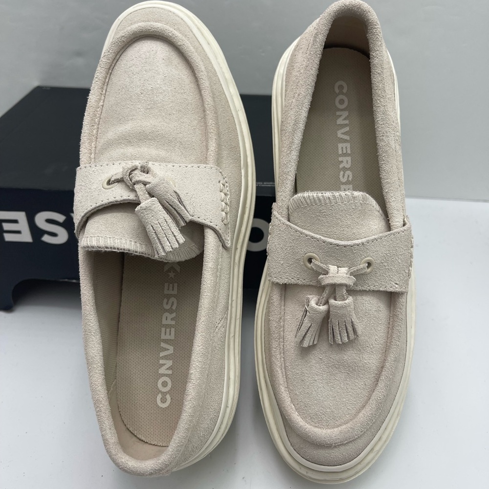 Converse A15553C
CTAS LUGGED HEEL LOAFER OX
LIGHT DUNE/EGRET/LIGHT DUNE Platform - Picture 13 of 16